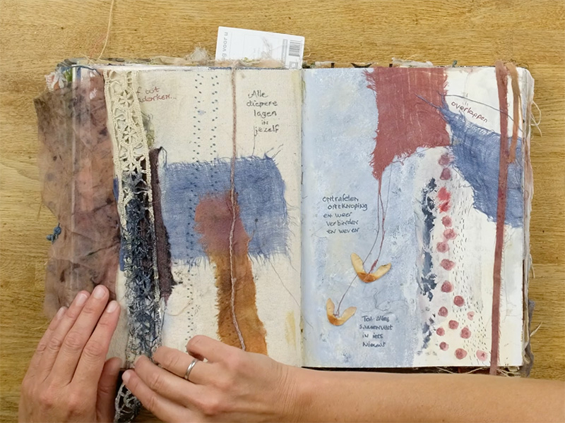 Art Journaling - Weven & Ontrafelen - Stof tot nadenken - Marloes Bloedjes 2023